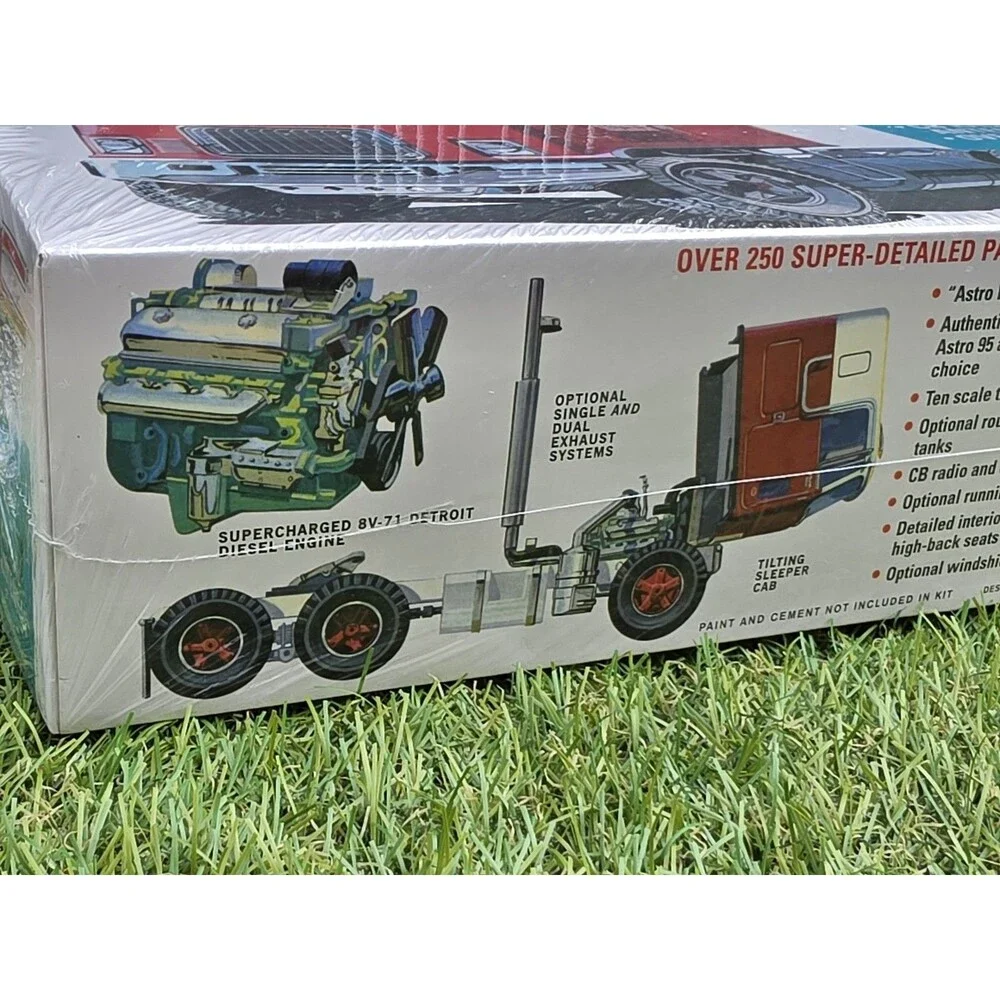AMT GMC Astro 95 Model Kit 1:25 #1140/06 New Sealed Retro Deluxe